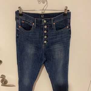 GAP SKINNY FRAYED HEM JEAN